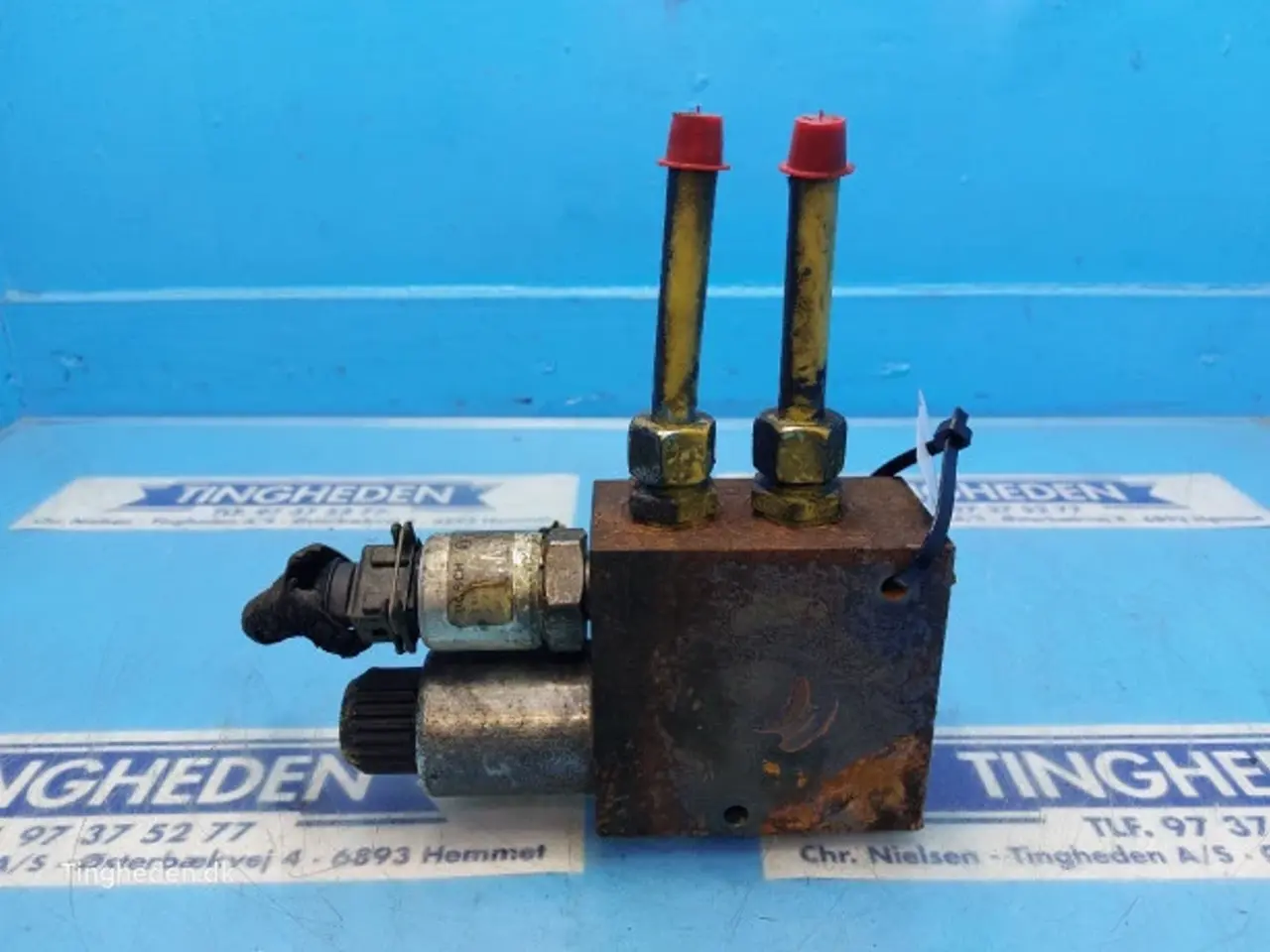 Billede 2 - New Holland TX68 Hydraulikventil 84097019