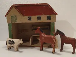 Fængselslegetøj: 3 stk trædyr og stald fra ca.1933