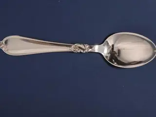 Herta Dessertske, 17 cm.