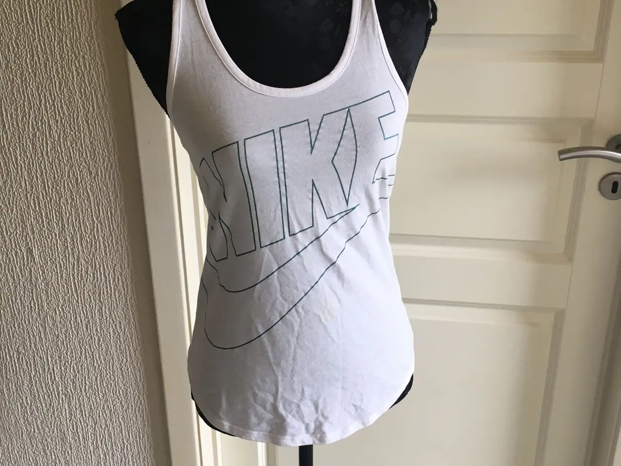 Billede 2 - Helt ny hvid Nike fitness top str. 36