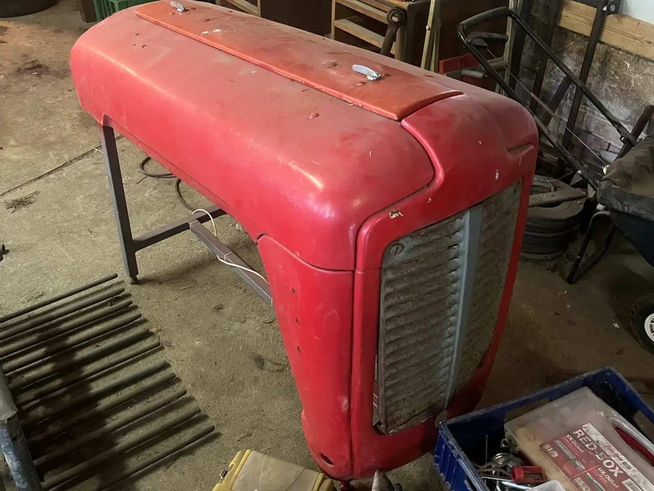 Billede 1 - MF 35 motorhjelm