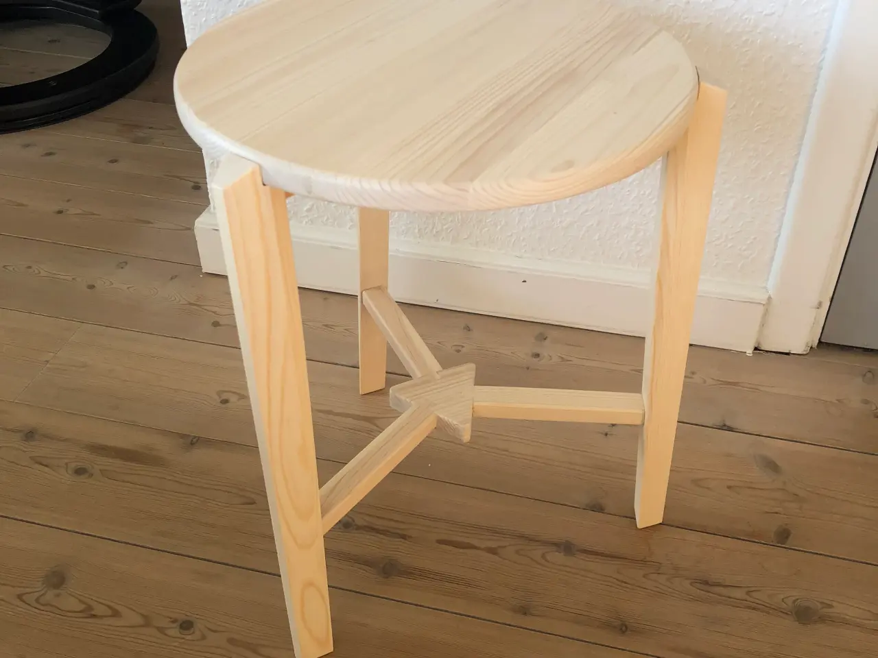 Billede 1 - nyt sidebord i fyr