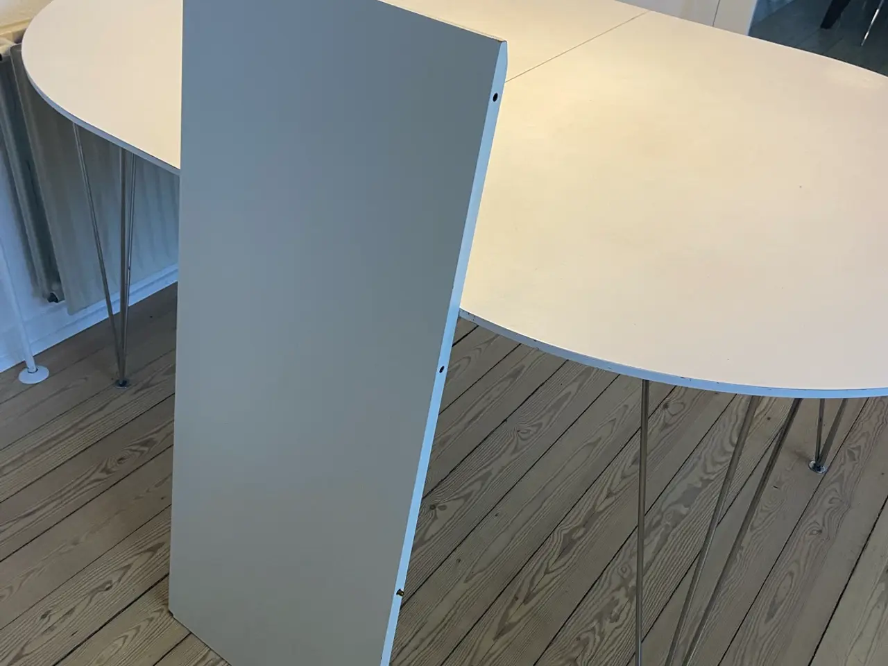 Billede 3 - Klassisk spisebord med stålben