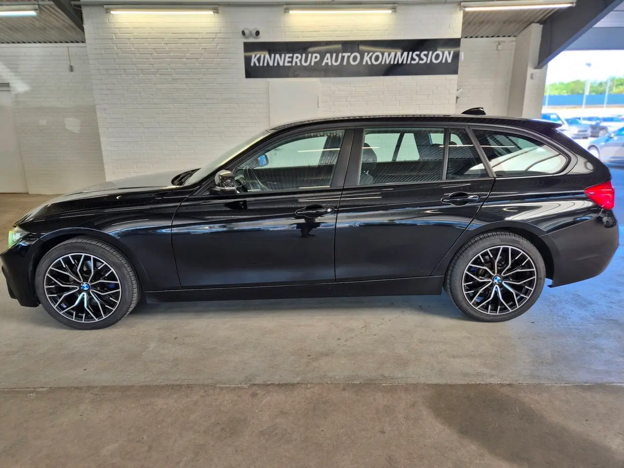 Billede 2 - BMW 320d Touring 2,0 D Advantage Steptronic 190HK Stc 8g Aut.