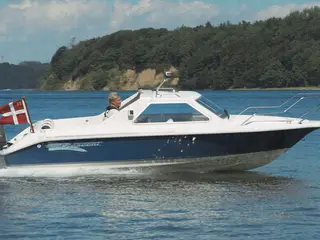 Crescent 610 Corona med 100 hk Yamaha