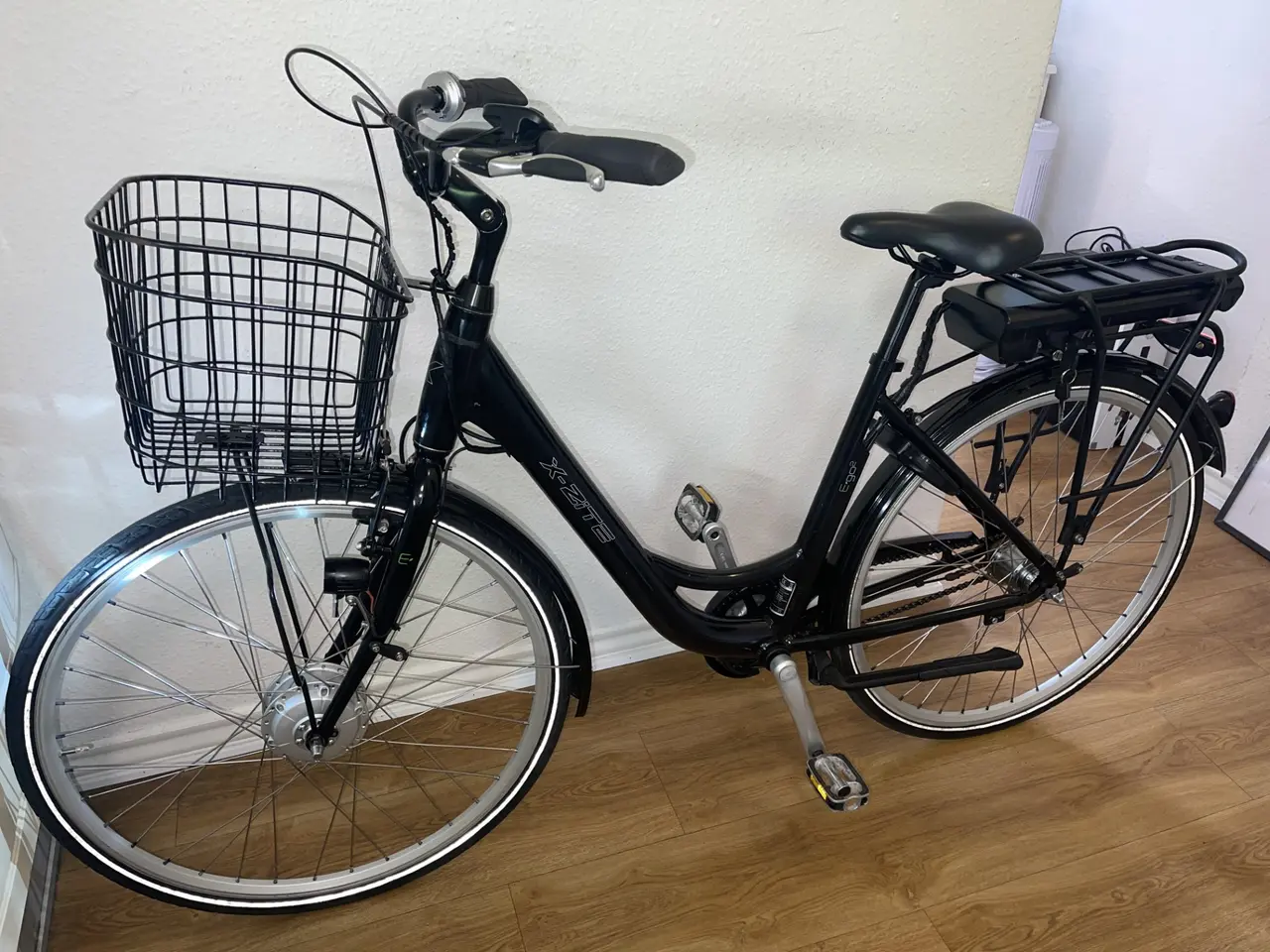 Billede 1 - flot x-zite dame elcykel 28" 7 gear.