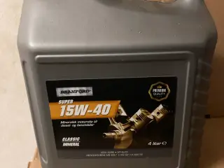 4 liter 15W 40 motorolie (NY)