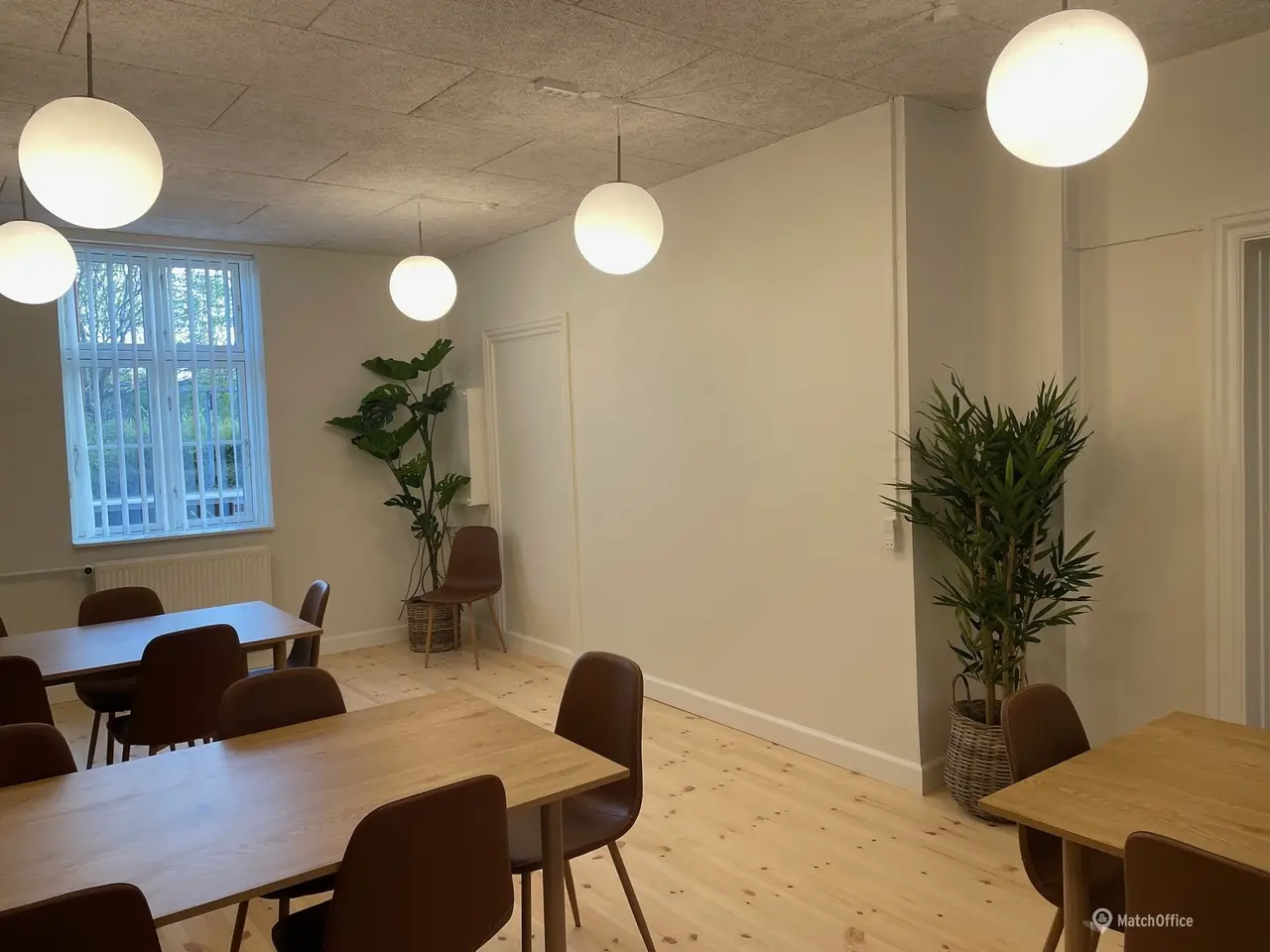 Billede 7 - Moderne kontor i ikonisk bygning i Hadsten
