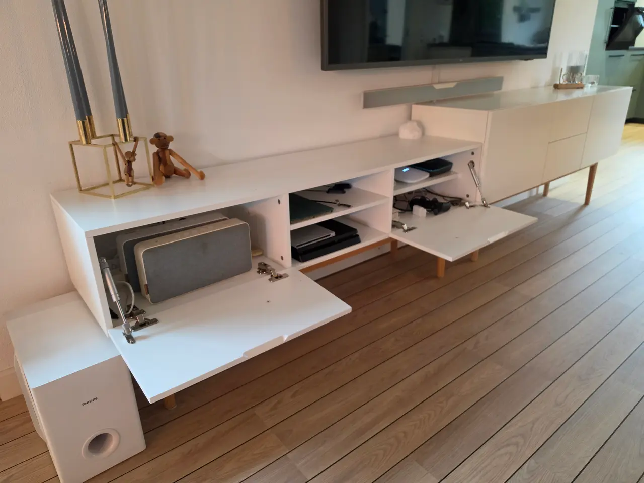 Billede 3 - Tvbord og skænk