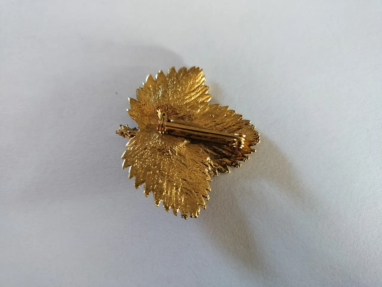 Billede 2 - Super Smuk Broche forgyldt med 24 karat guld