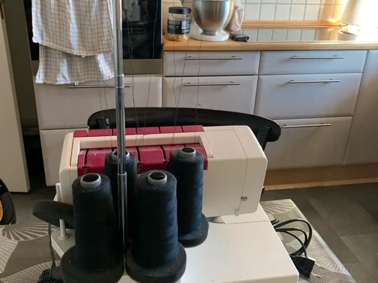 Billede 2 - Pfaff overlokker sælges..