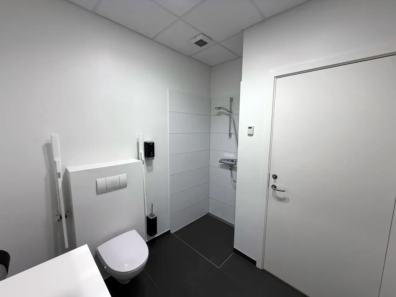 Billede 10 - Nyere stor lyst kontor med egen altan