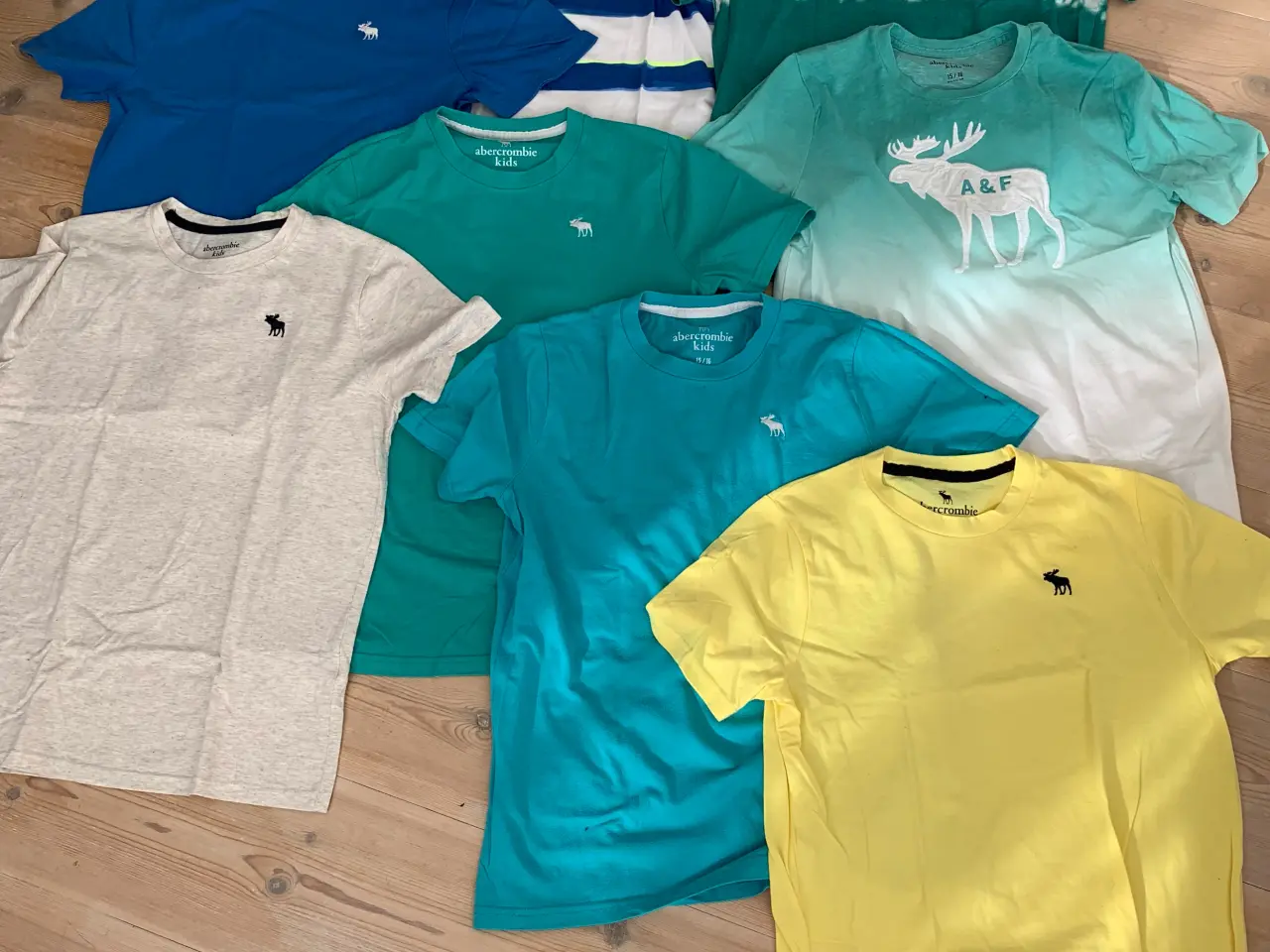 Billede 1 - ABERCROMBIE T-shirts (15-16 år / 158-164)