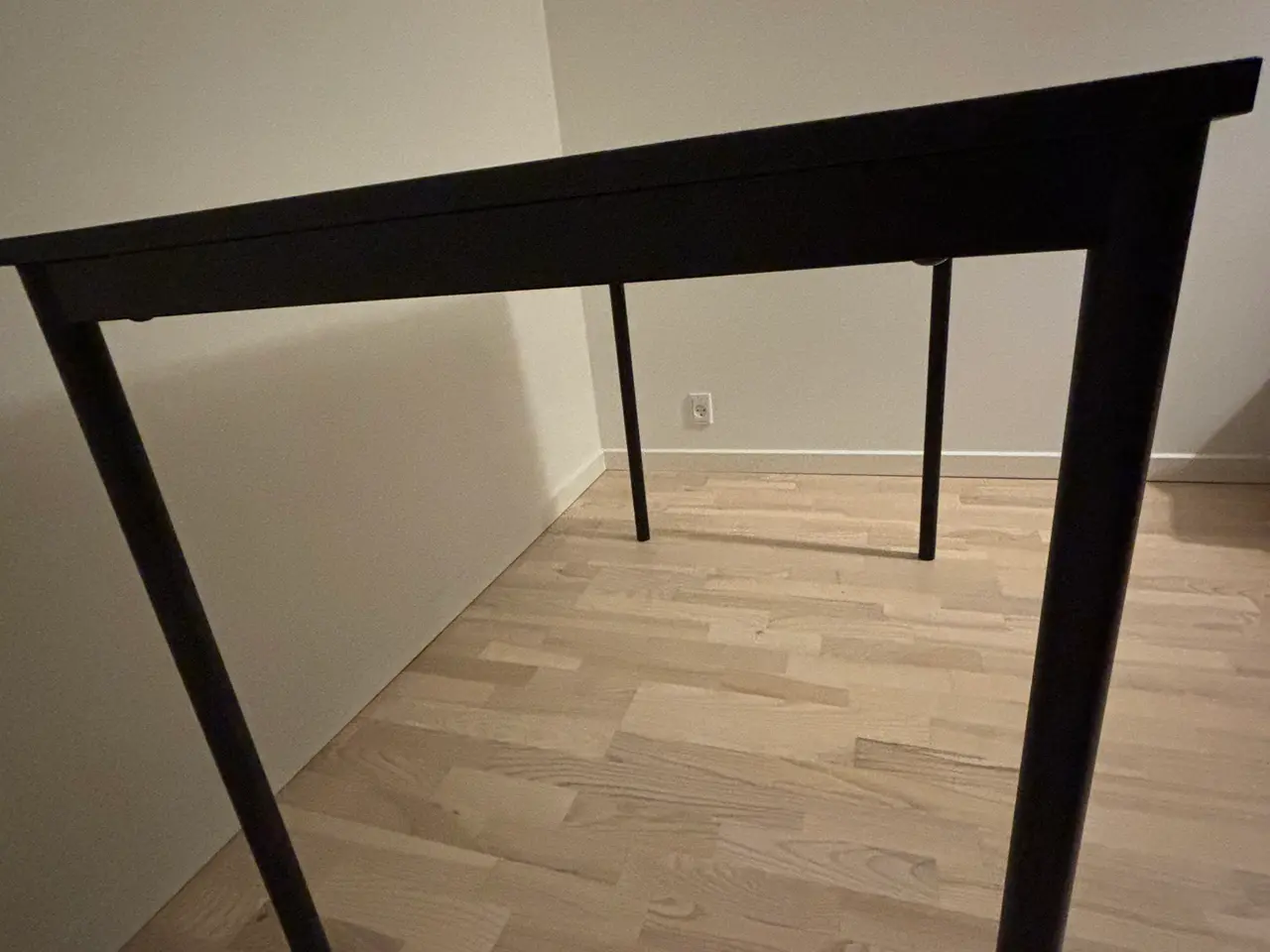 Billede 2 - IKEA SANDSBERG spisebord 110x67 cm – sort