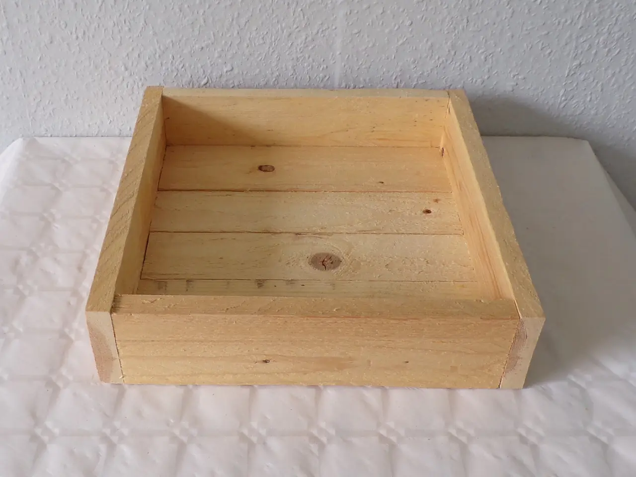 Billede 2 - Bakke genbrugstræ 30 x 30 cm