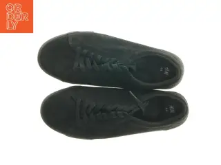 Sorte sneakers (str. 44)