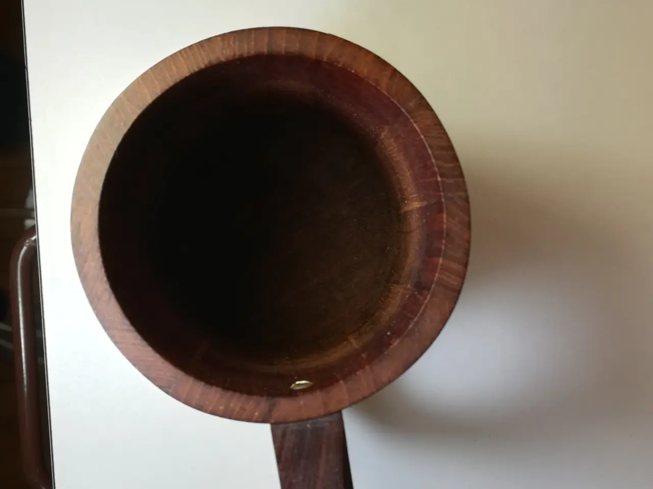 Billede 5 - Dekorativt krus i teak (formentlig), højde 12,5 cm