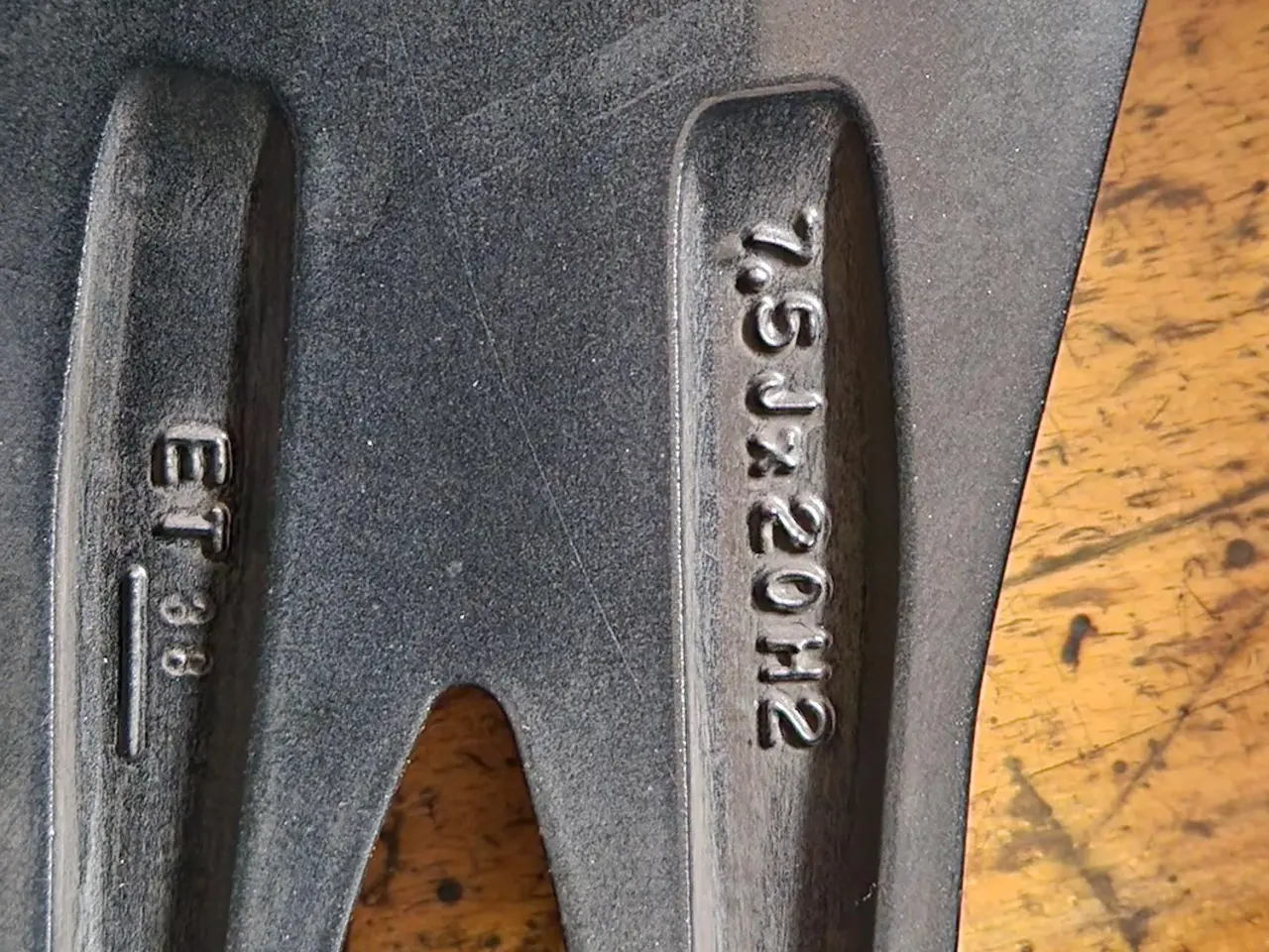 Billede 5 - 7 1/2 x 20" Alufælge med Pirelli PZoro 245/35x20