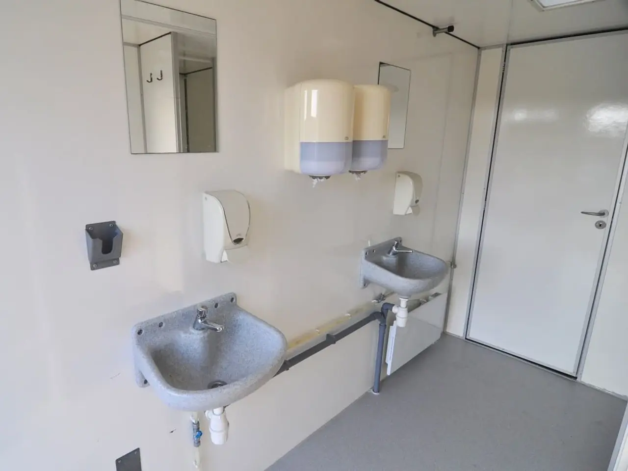 Billede 5 - Badvogn 2x4 med oliefyr