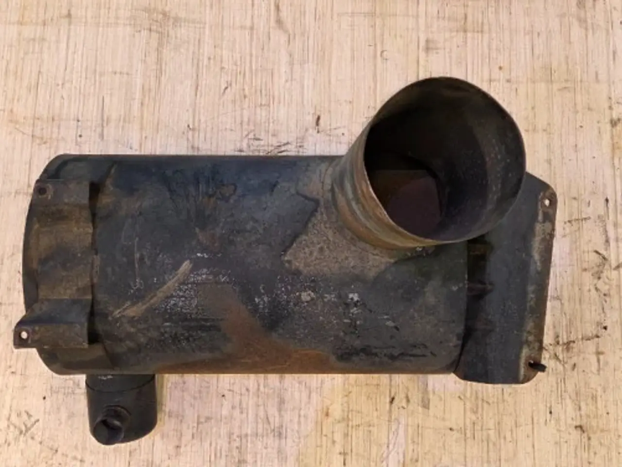 Billede 12 - Ford TW30 Luftfilterhus D8NN9600BC