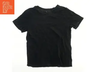 Sort T-shirt fra H&M (str. 152)