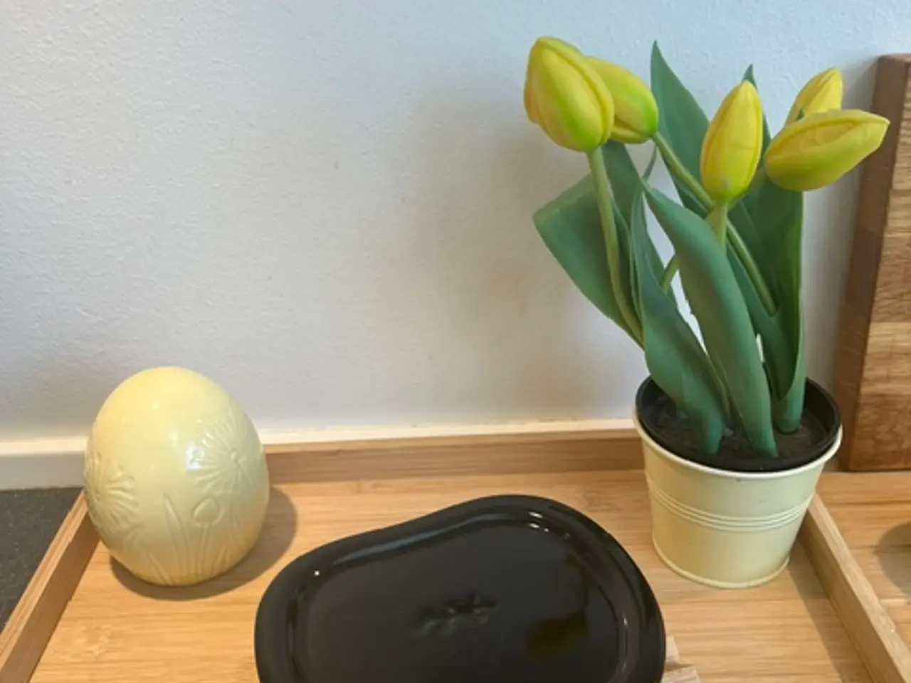 Billede 1 - Smuk Kähler Mano skål med låg – Sort / Stilren opb