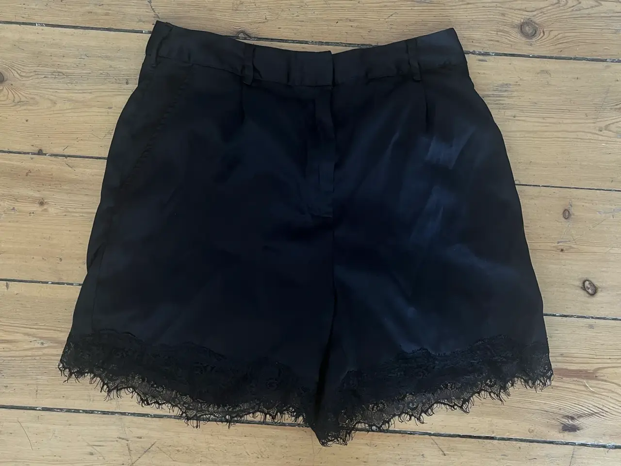Billede 1 - Pieces blonde shorts