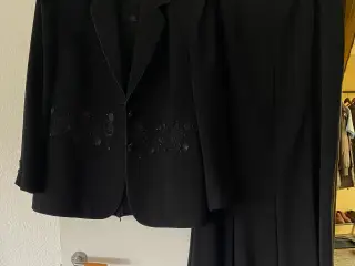 Sæt af blazere, top og nederdel