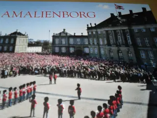 AMALIENBORG. Gyldendal.