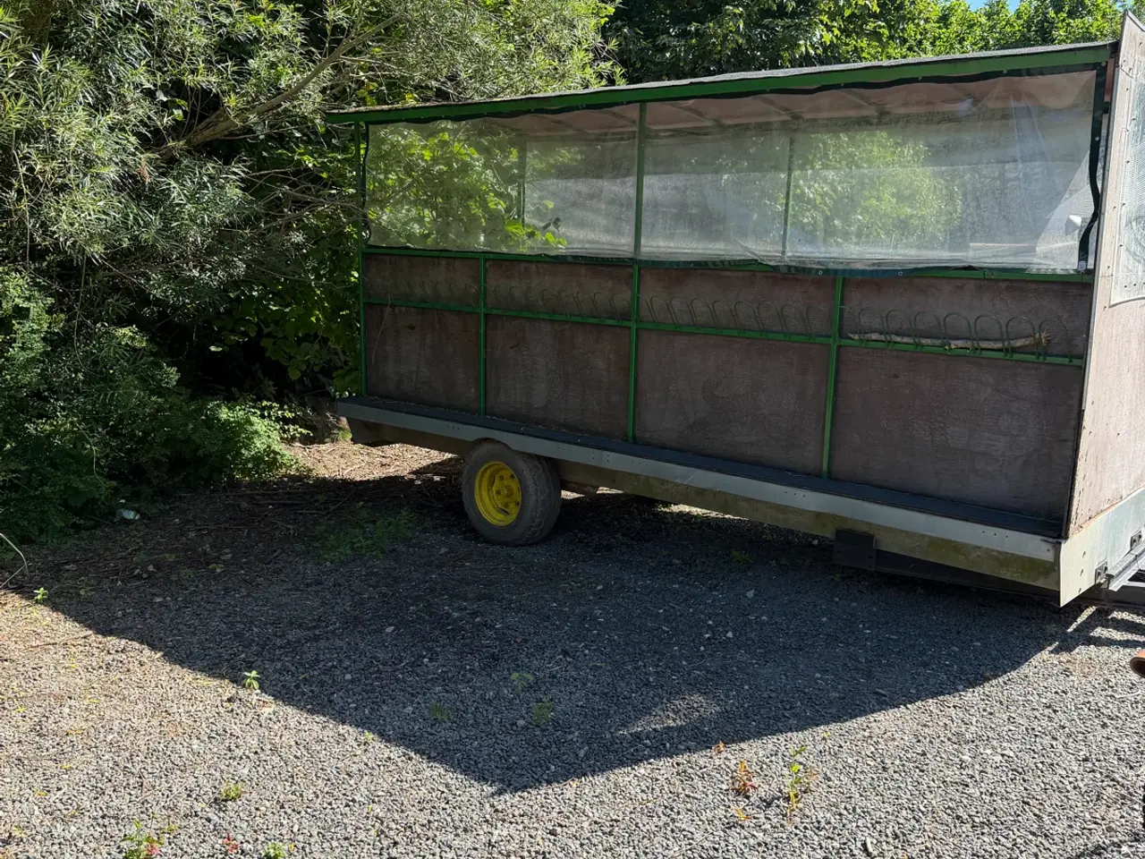 Billede 2 - Fin stor jagtvogn