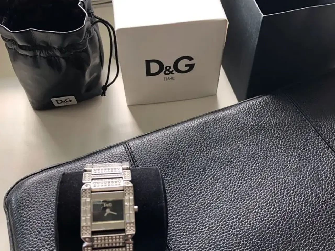 Billede 2 - D&G smykke ur.