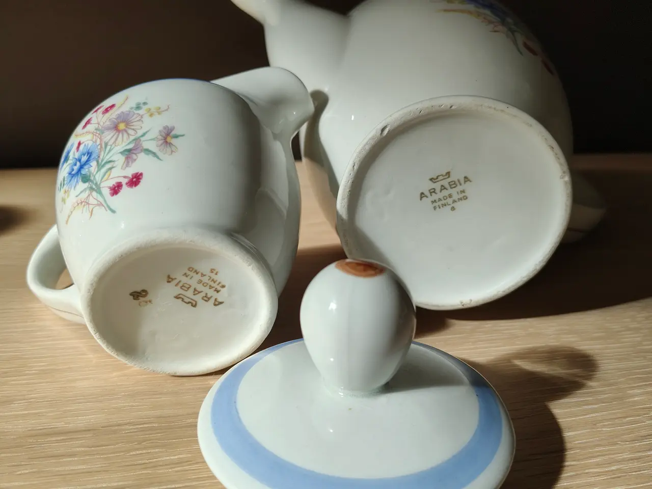 Billede 5 - Flot Arabia Finland kaffekande/flødekande