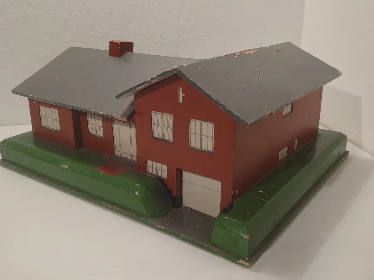 Billede 3 - Gammel vinkelvilla i træ med aftageligt tag.4 rum