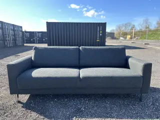 Ny sofa skal sælges, har ingen plads