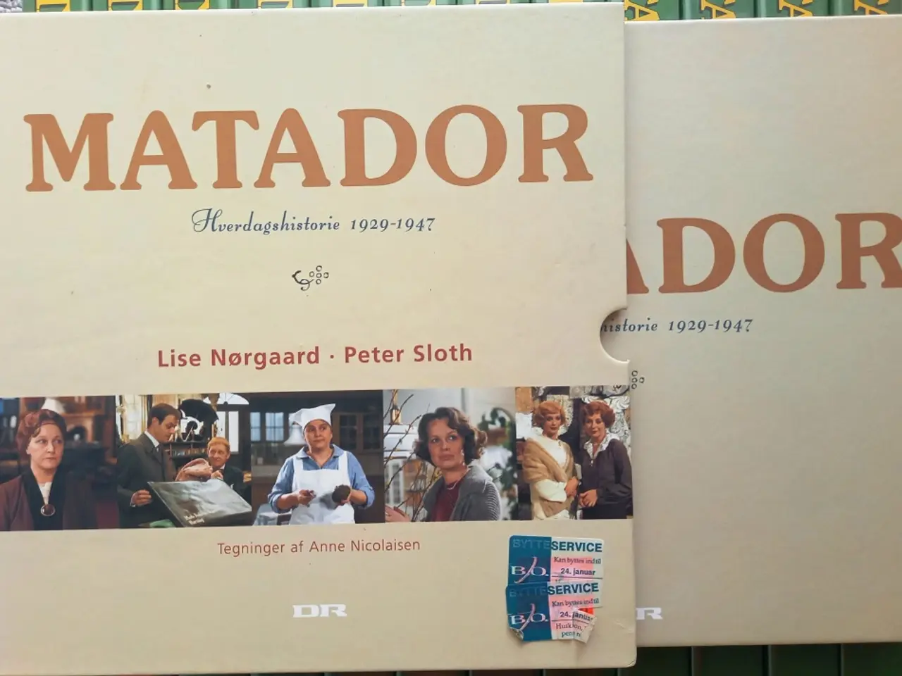 Billede 1 - Matador. VHS og tilhørende Bog