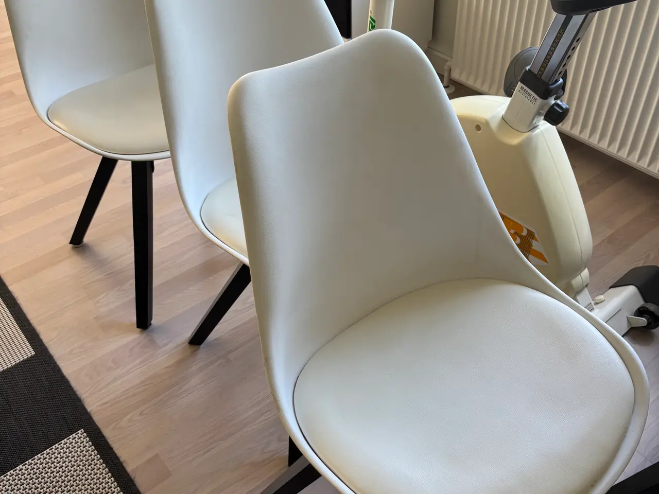 Billede 2 - Rigtig fine spisebords stole sælges billigt.