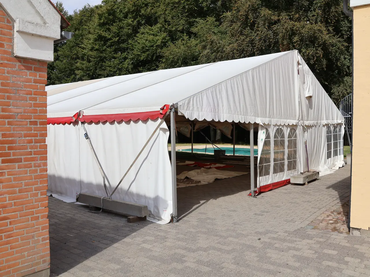 Billede 5 - Kæmpe 12x30 meter party telt