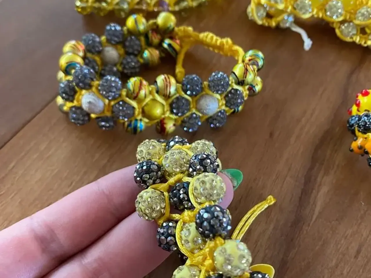Billede 3 - Nye knyttede armbånd