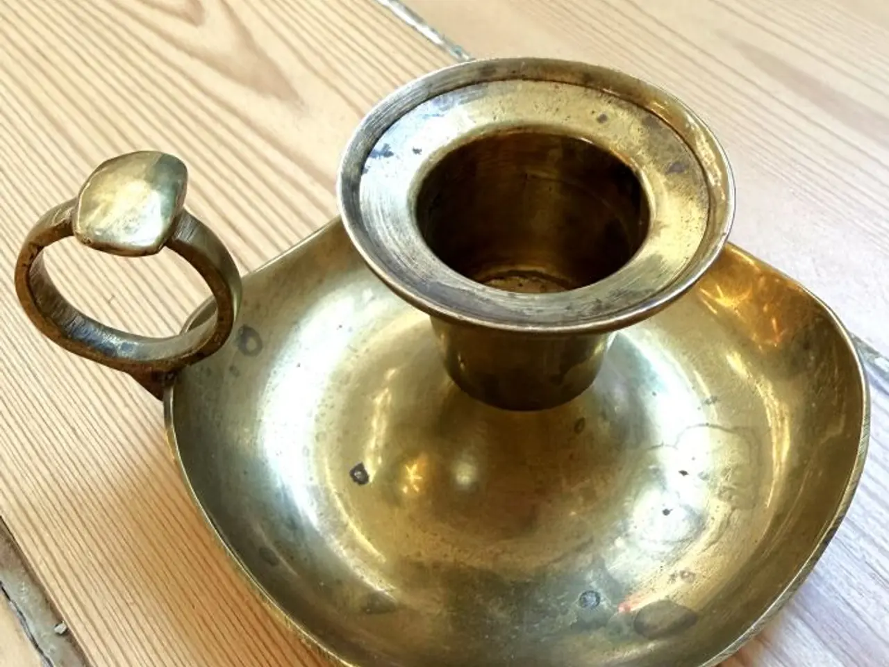 Billede 1 - Messing lysestage med håndtag - smuk vintage