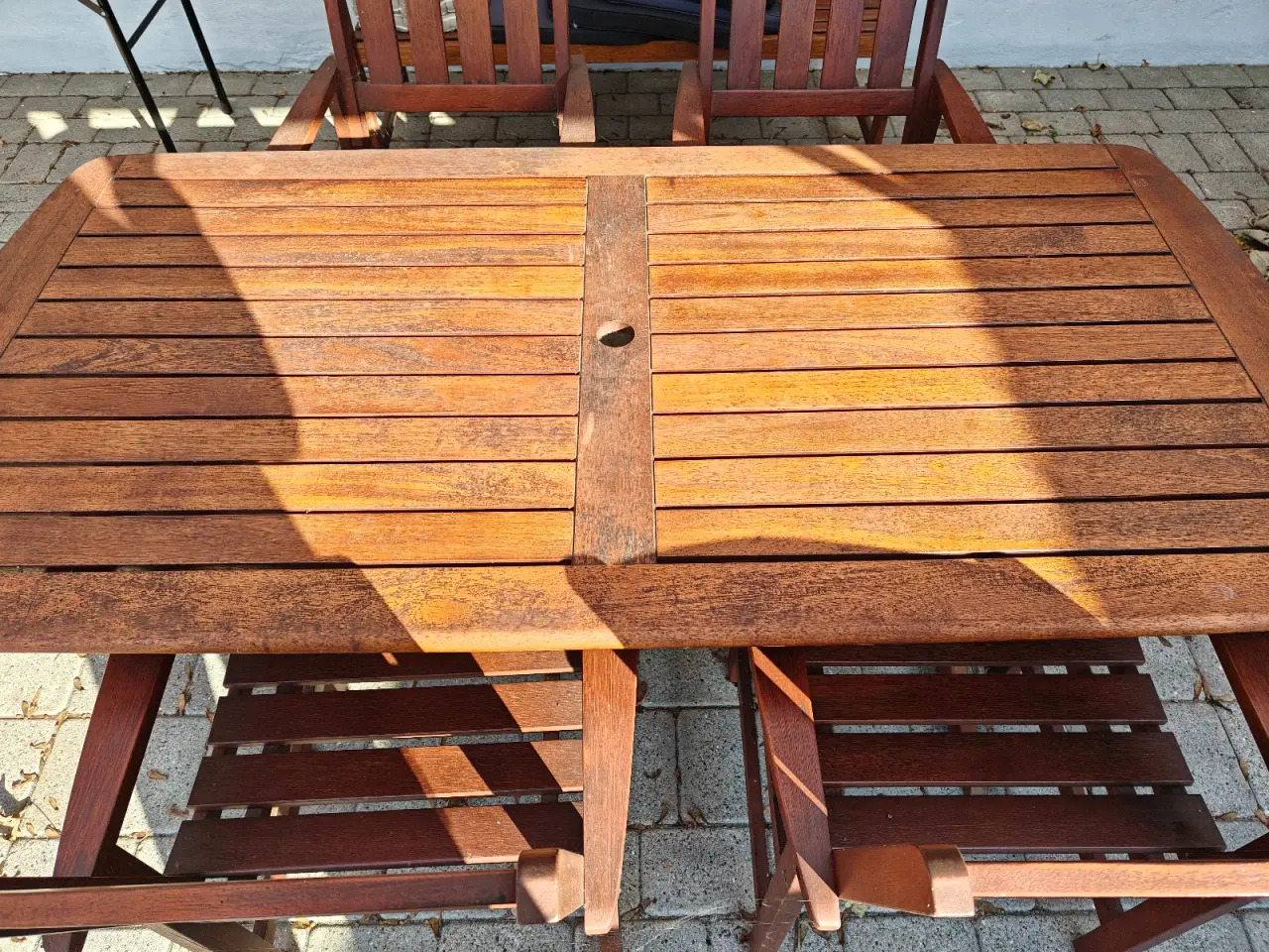 Billede 1 - Havebord med 4 stole i træ