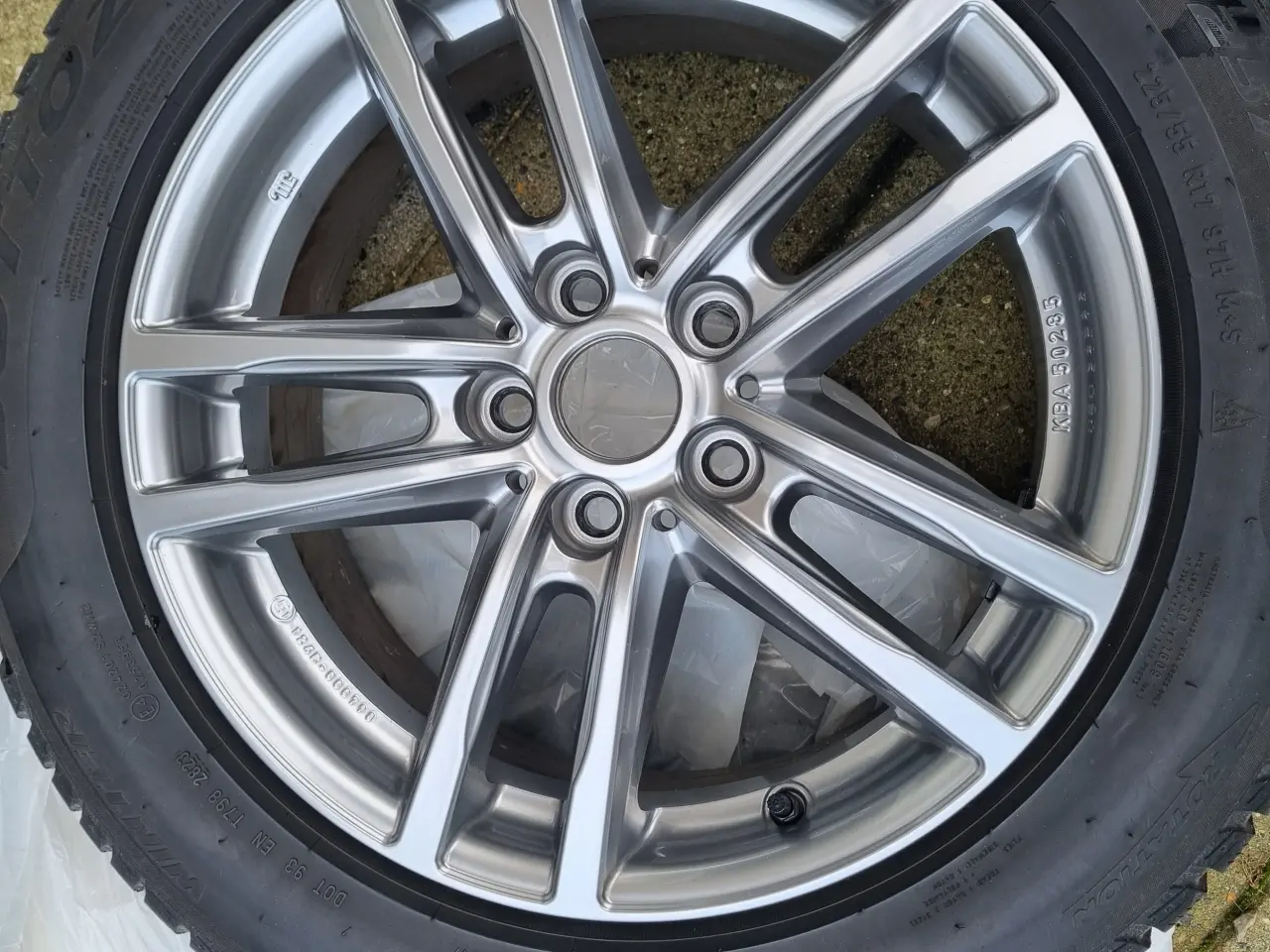 Billede 2 - 17" originale BMW alufælge m/vinterdæk