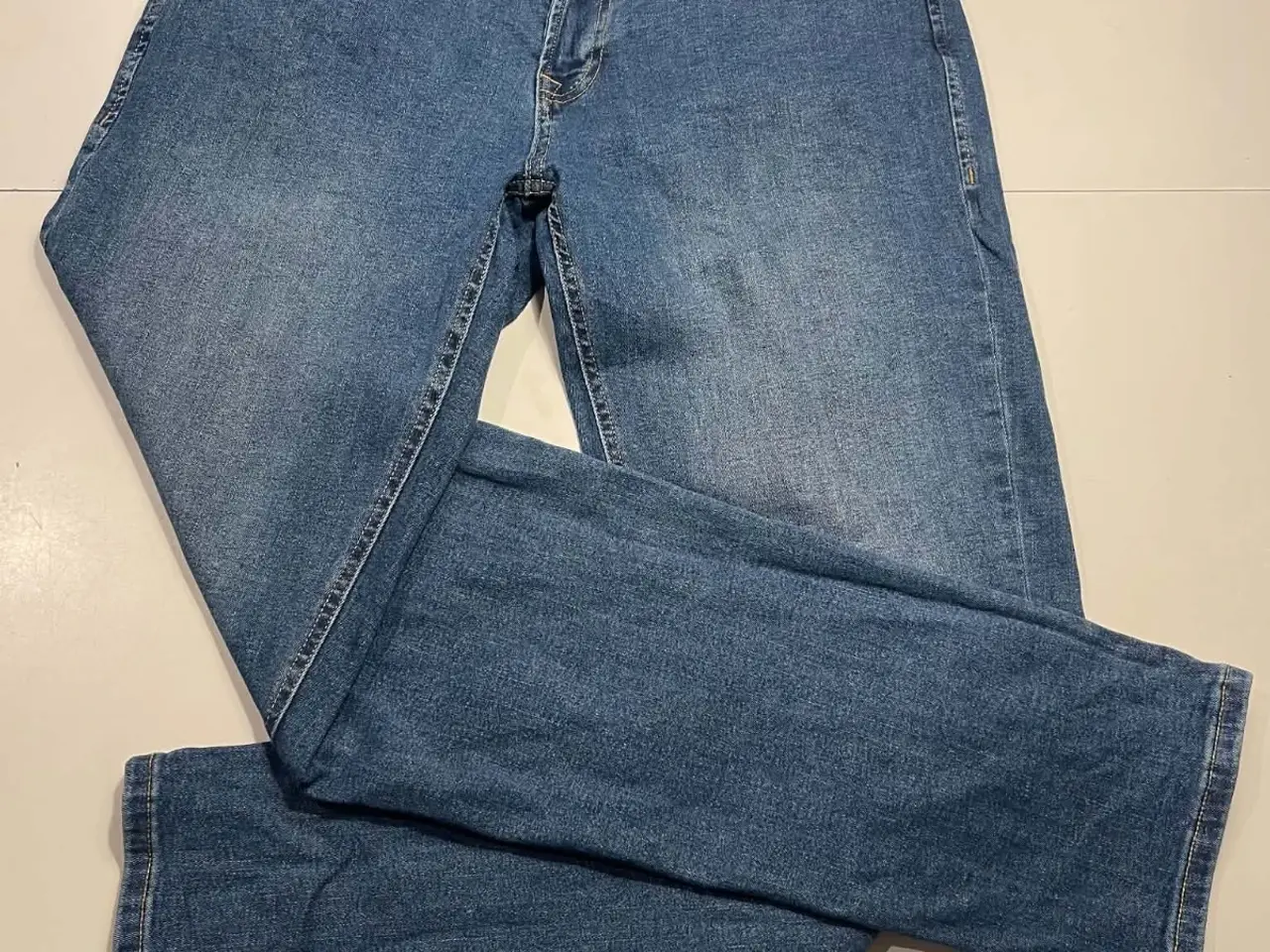 Billede 2 - Cowboybukser fra Teeshoppen W32 L34