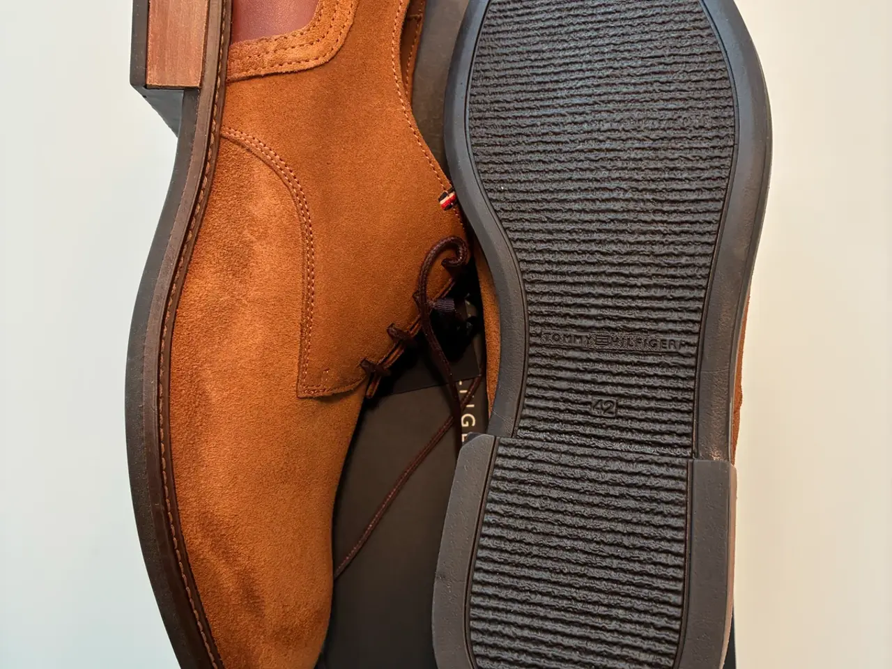 Billede 2 - Tommy Hilfiger ruskindsko, str 42, cognac