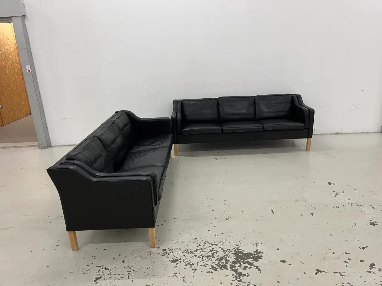 Billede 3 - Mogens Hansen MH195 2x3 Pers.Sofaer i sort premium