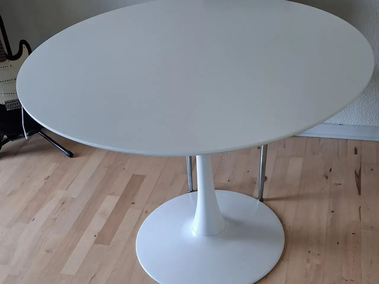 Billede 2 - Rundt spisebord 