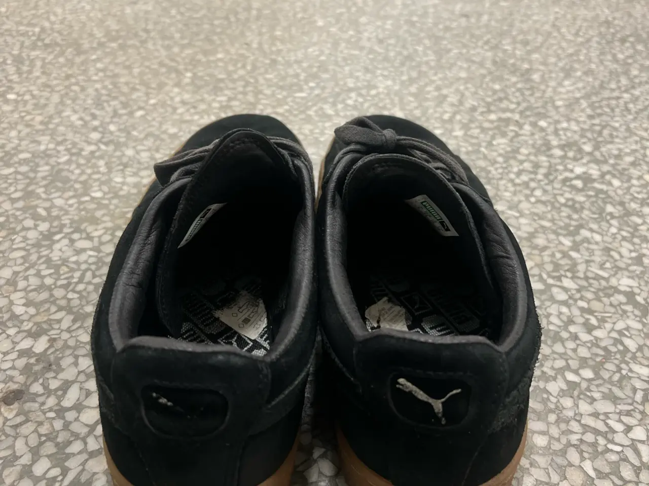 Billede 4 - Puma sneakers str 43 sorte med brun sål