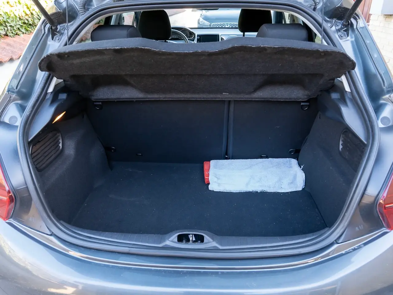 Billede 2 - Peugeot 208 1.2 VTi 5D Allure i perfekt stand