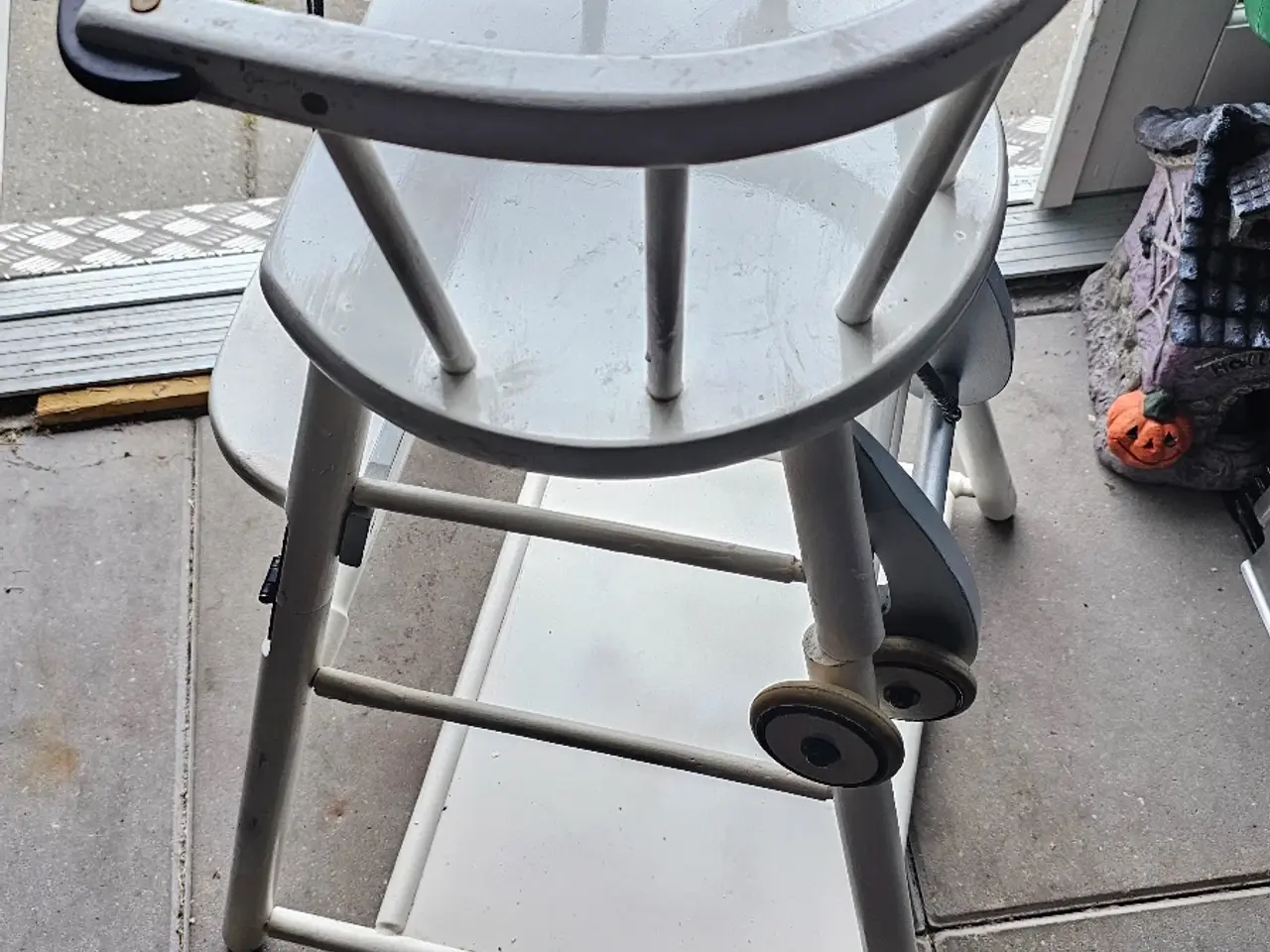 Billede 4 - Højstol og lille bord med stol
