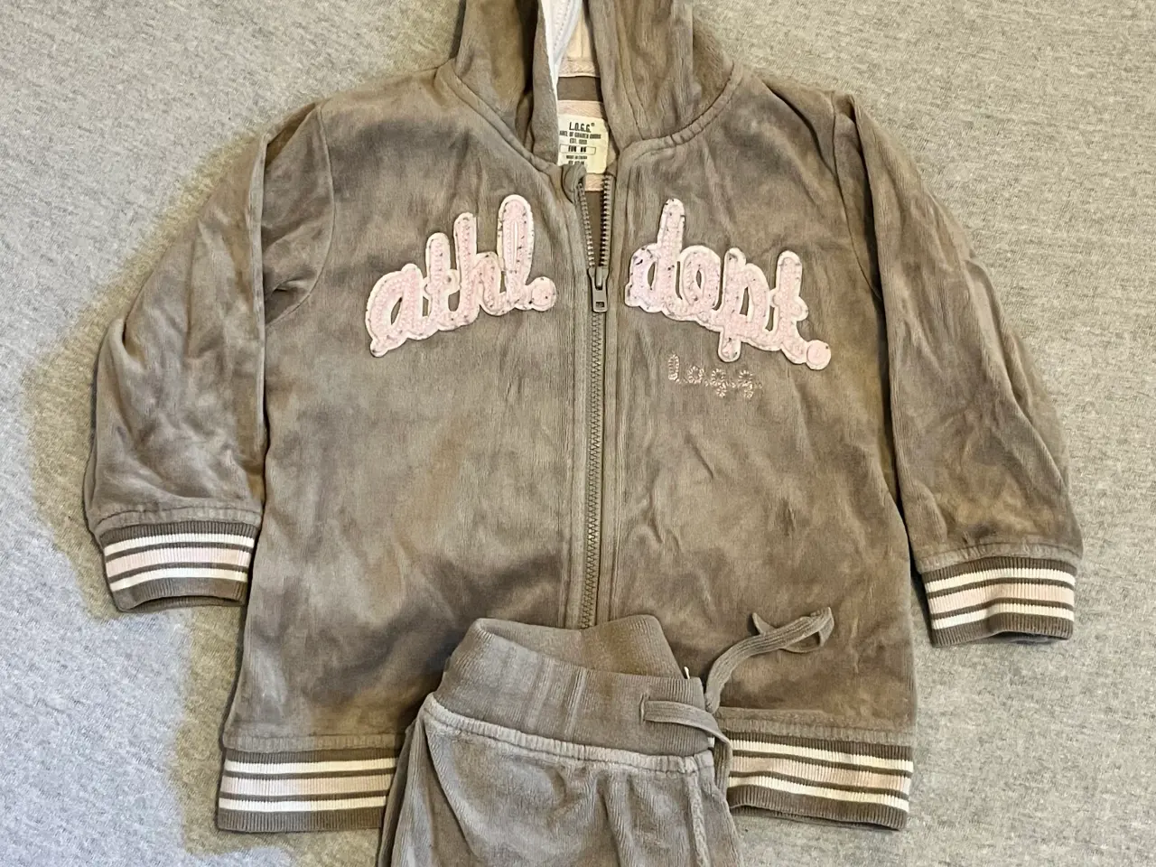 Billede 1 - Fleece sæt fra H&M. 