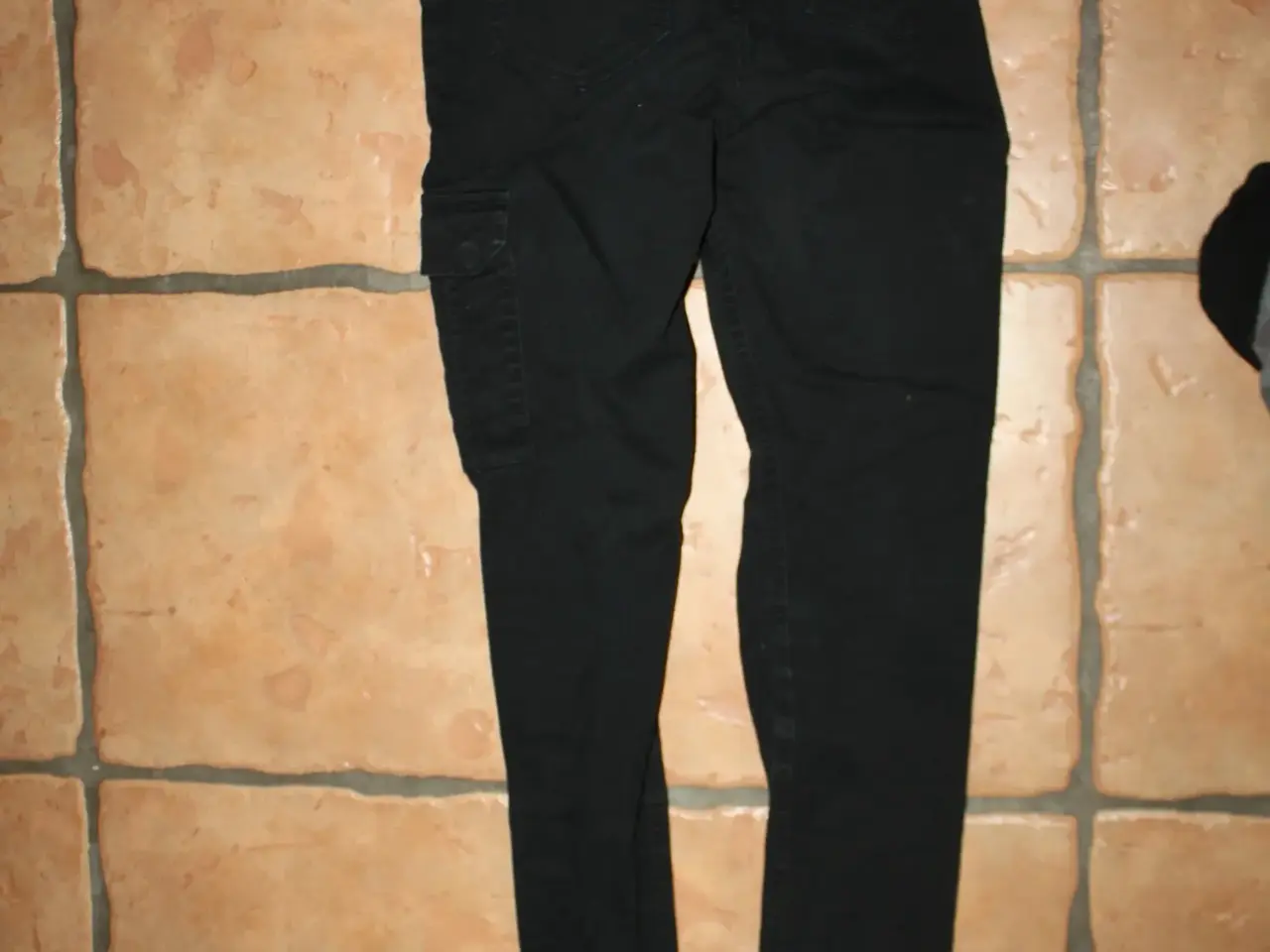 Billede 5 - Sort jeans fra H&M i str. 36